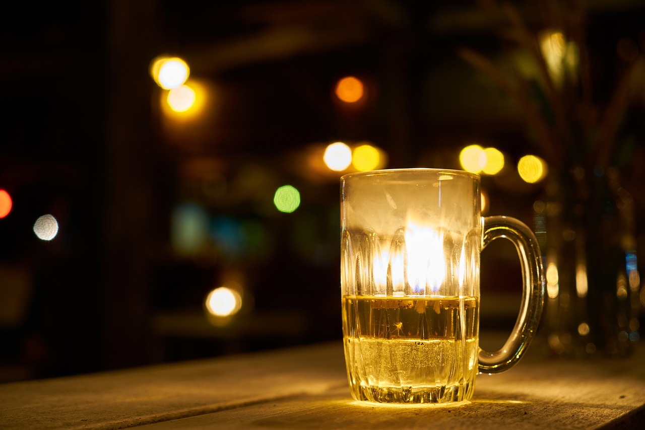 喝啤酒的技巧与艺术，品味、享受与社交的完美结合