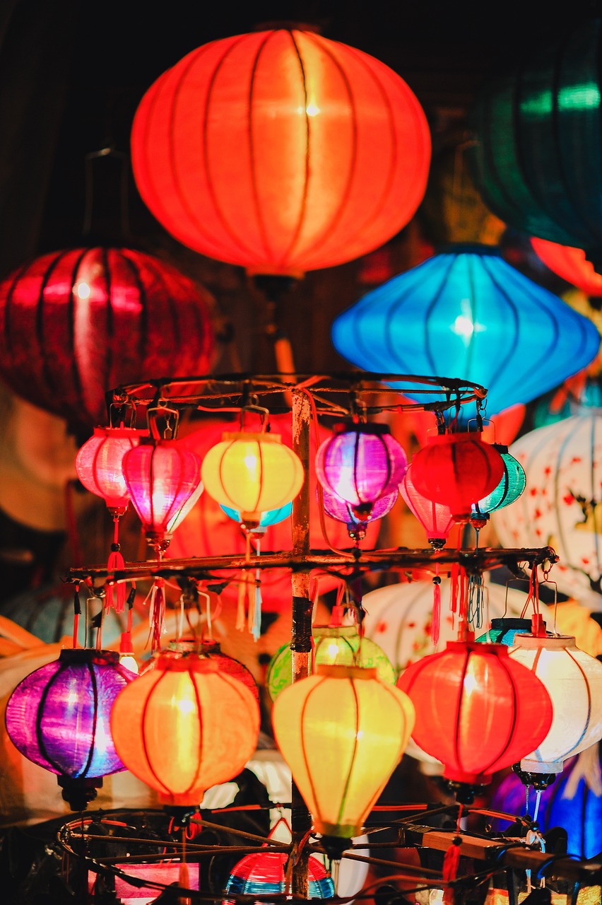 月满人圆，情暖中秋——让一条祝福短信传递无限心意