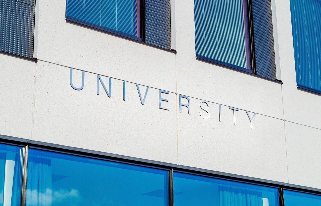 福耀科技大学，培养一名大学生的补贴之路