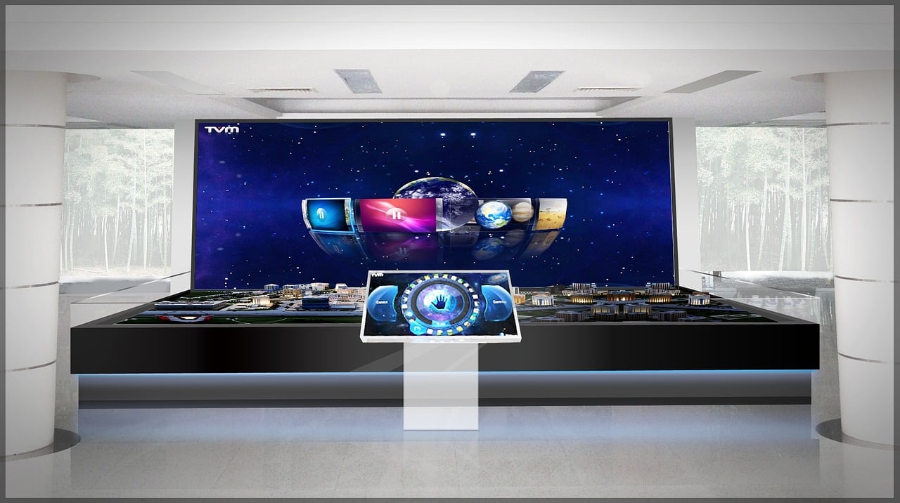 理工亭生活网｜科技生活资讯｜投影与激光电视｜购买建议与价格带｜结合最新动态，完成「投影与激光电视」的购买建议与价格带：背景/现状/趋势/使用建议与参考链接（突出生活中可感可用的改变）